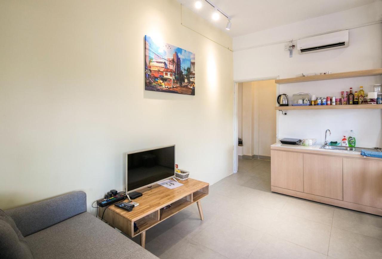 Scandinavian Apartment With Balcony In Bui Vien Хошимин Экстерьер фото